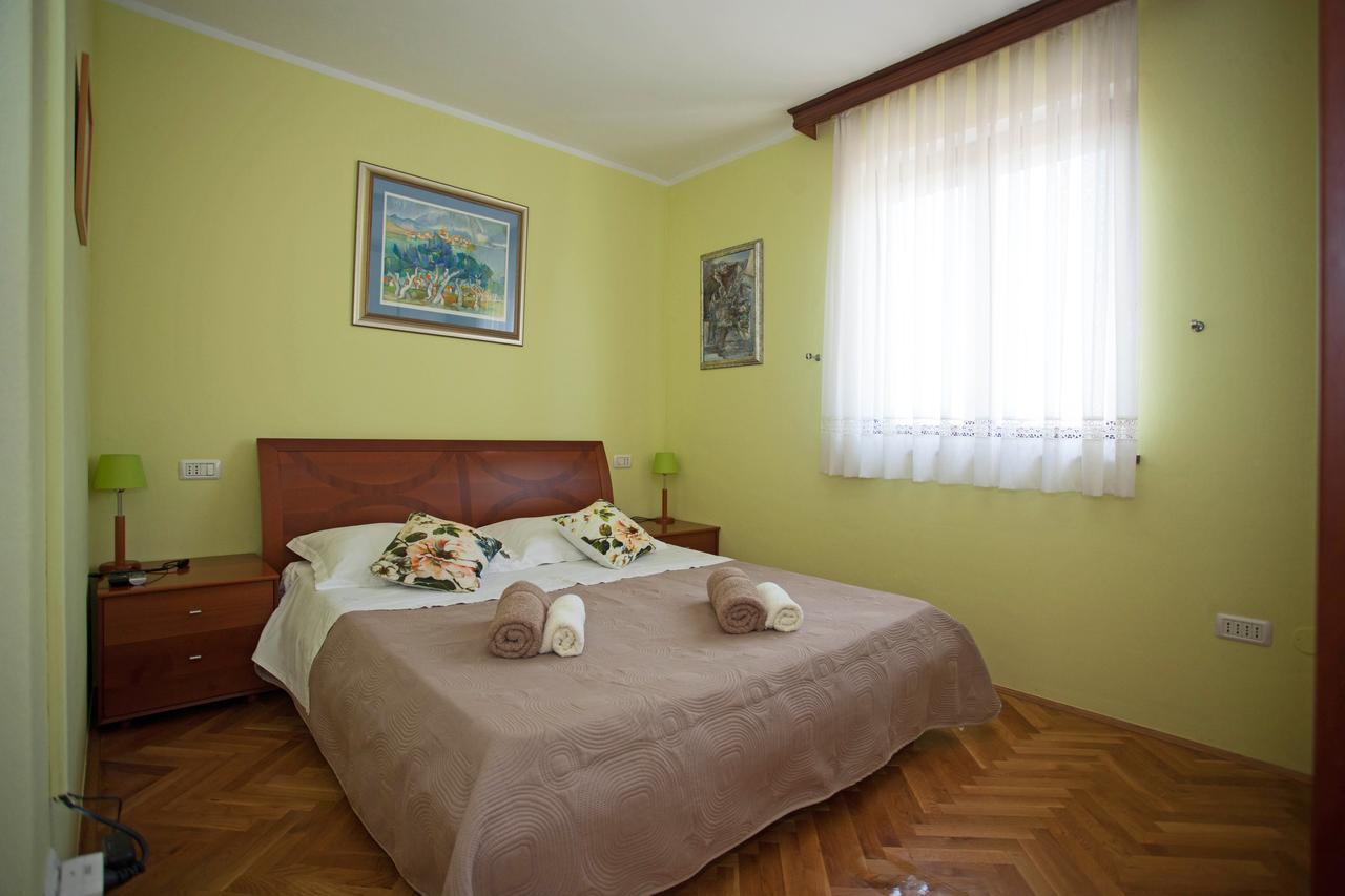 Apartment Pia Rovinj Exterior photo